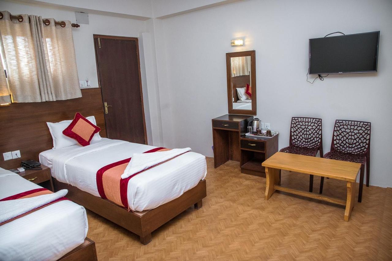 Hotel Himalayan Vacation Покхара Экстерьер фото